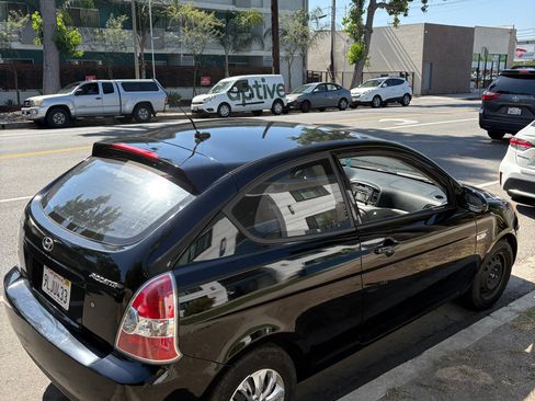 Used 2009 Hyundai Accent GS w/ Premium Pkg 3 FWD image 6