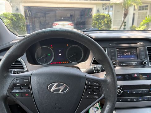 Used 2015 Hyundai Sonata Sport w/ Cargo Package FWD image 10