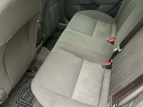 Used 2018 Ford Focus SEL w/ Cold Weather Package FWD image 12