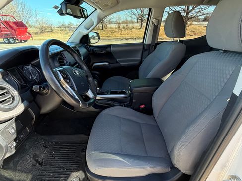 Used 2020 Toyota Tacoma SR5 image 13