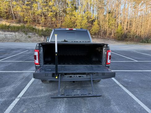 Used 2022 Ford F150 Lariat w/ Equipment Group 502A High image 19