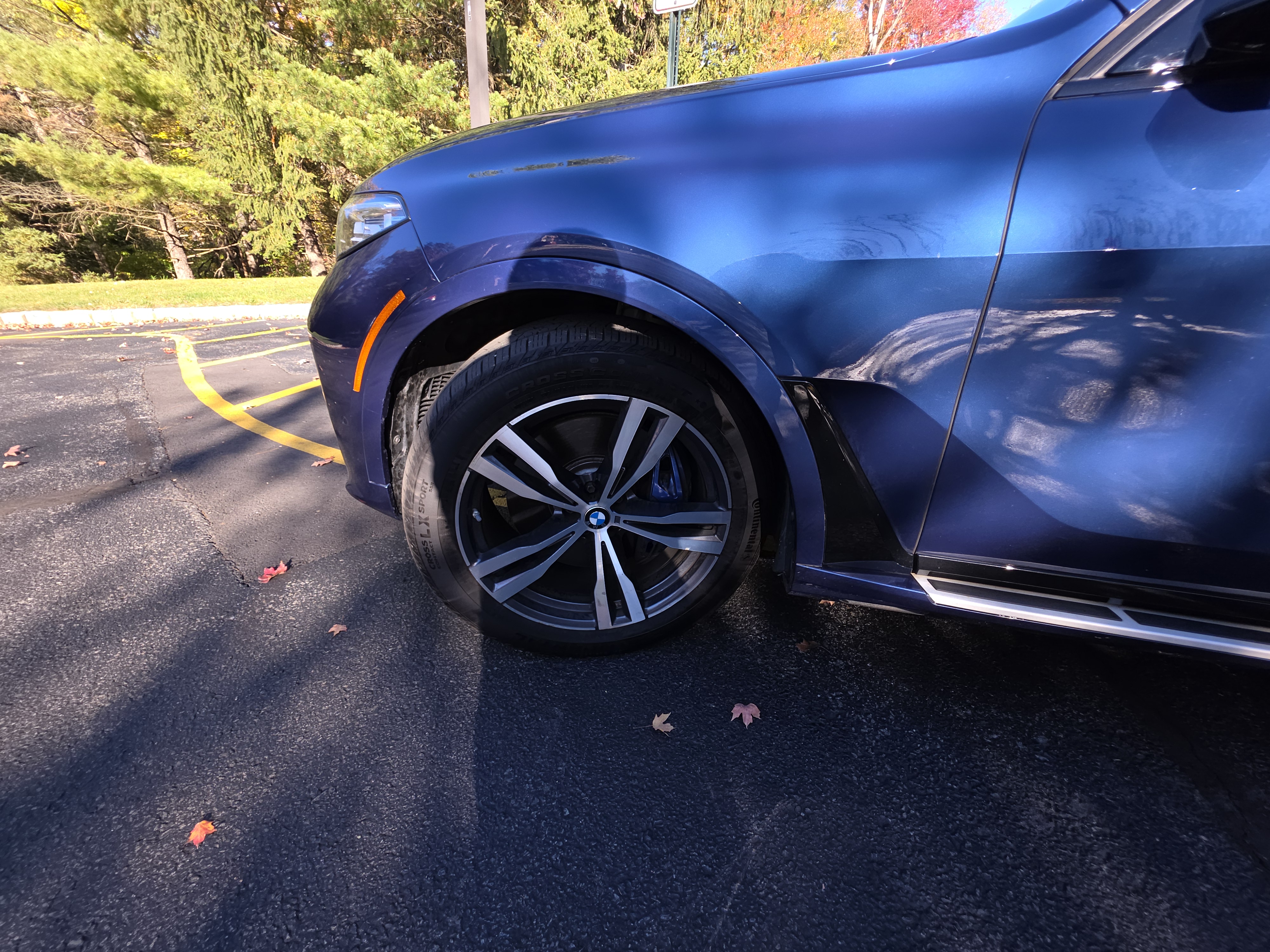Used 2022 BMW X7 xDrive40i w/ M Sport Package AWD/4WD image 6