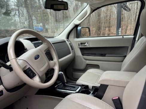 Used 2010 Ford Escape Limited image 9