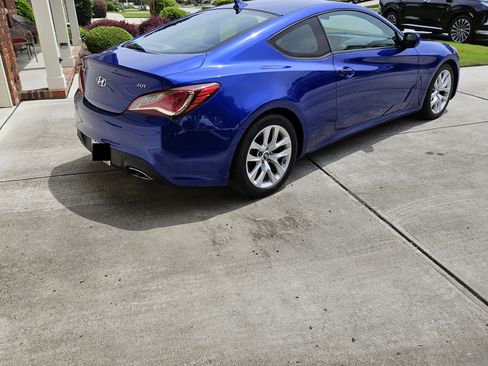 Used 2013 Hyundai Genesis 2.0T image 5