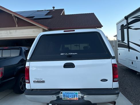 Used 2005 Ford F250 XLT image 5