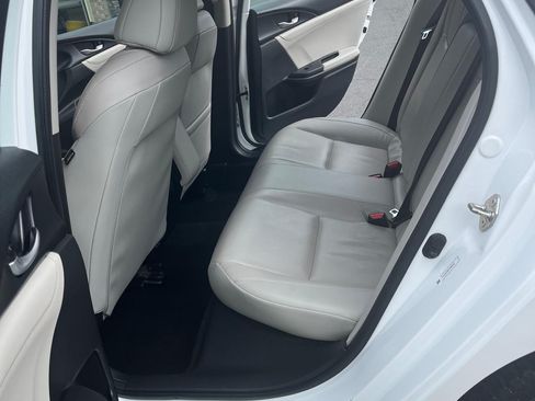 Used 2019 Honda Insight Touring image 5