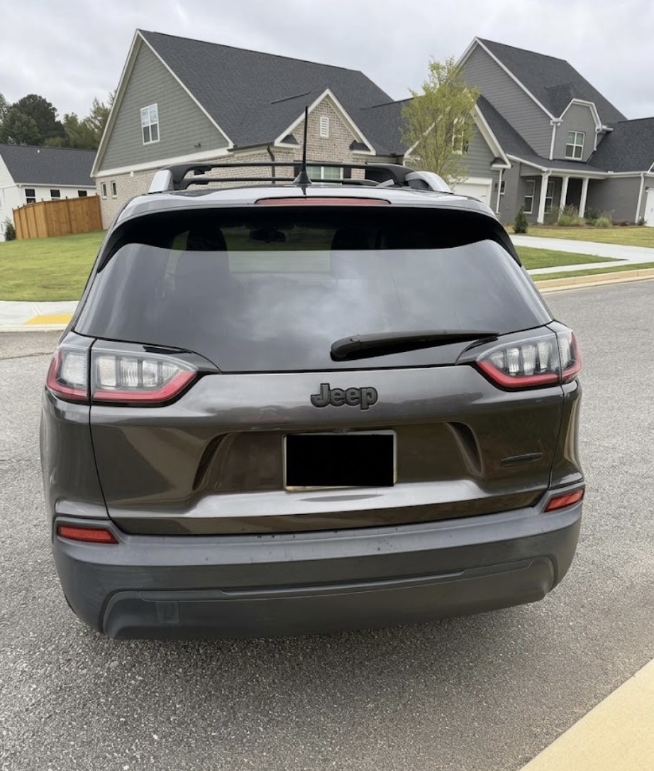 Used 2019 Jeep Cherokee Latitude Plus FWD image 5