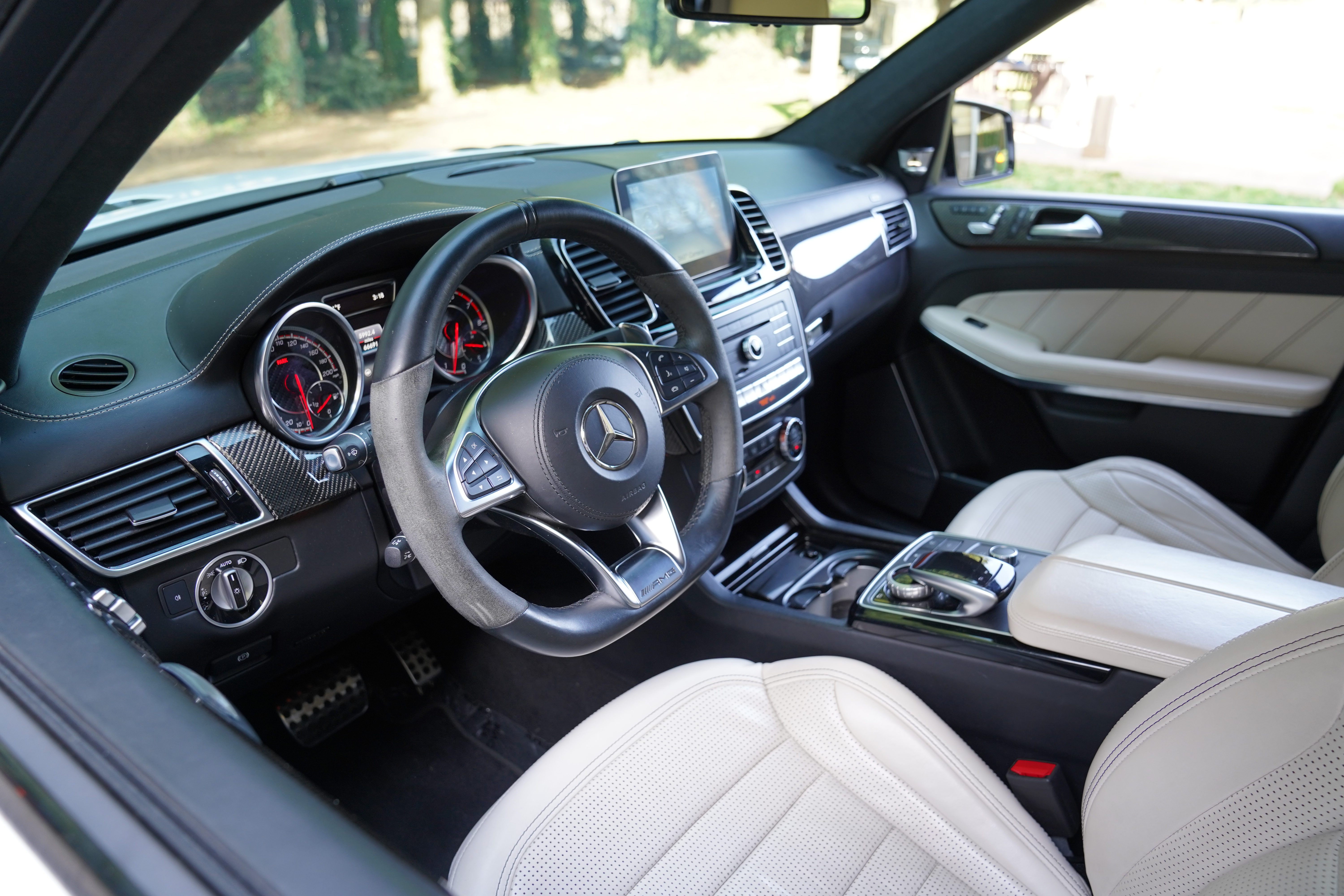 Used 2017 Mercedes-Benz GLS 63 AMG 4MATIC image 28