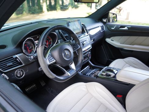 Used 2017 Mercedes-Benz GLS 63 AMG 4MATIC image 28