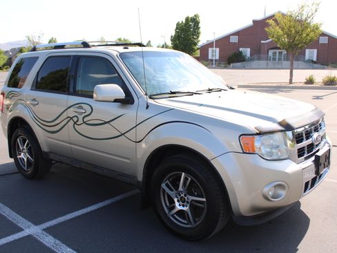 Used 2010 Ford Escape Limited AWD/4WD image 4