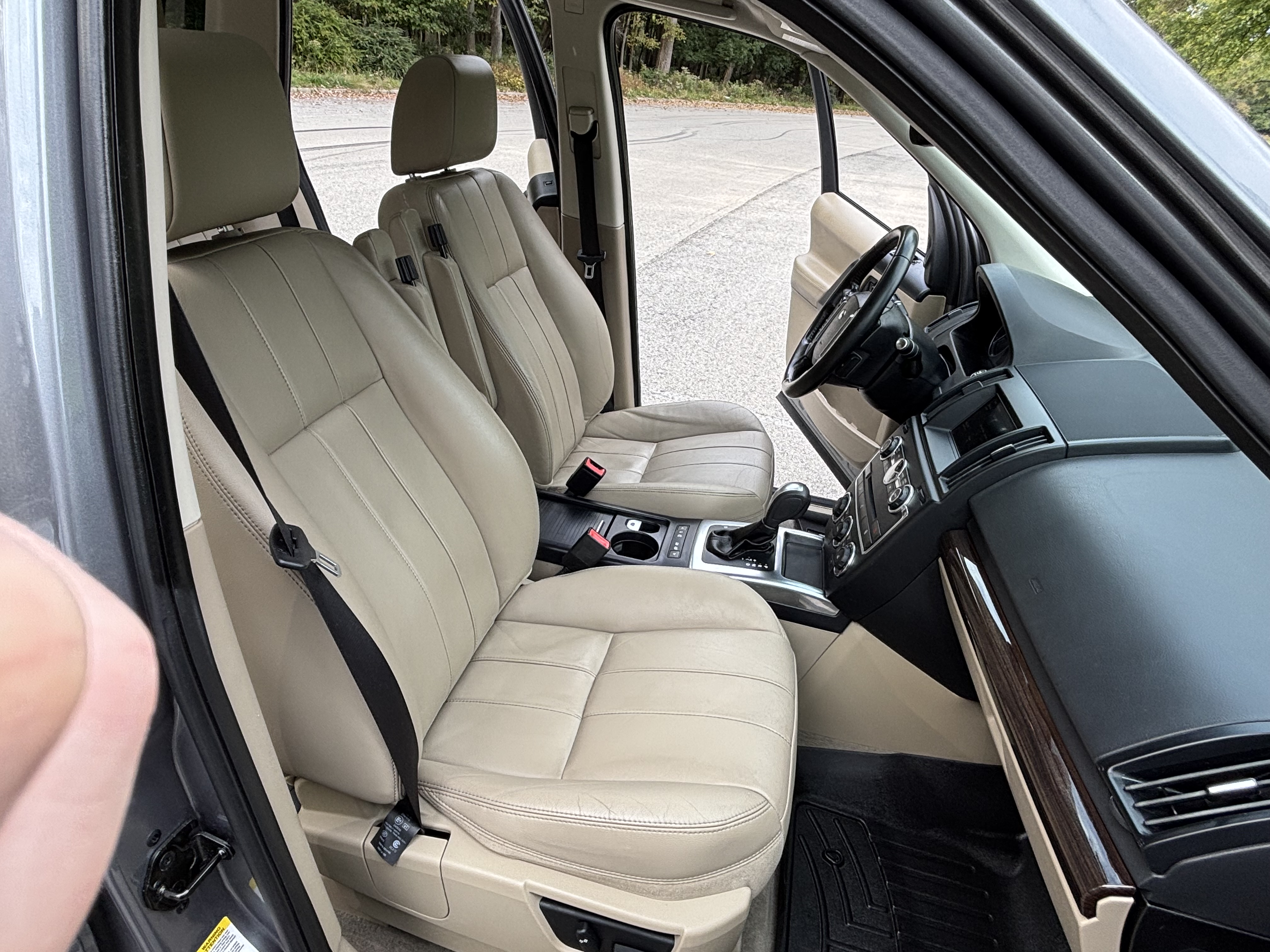 Used 2015 Land Rover LR2 HSE AWD/4WD image 13