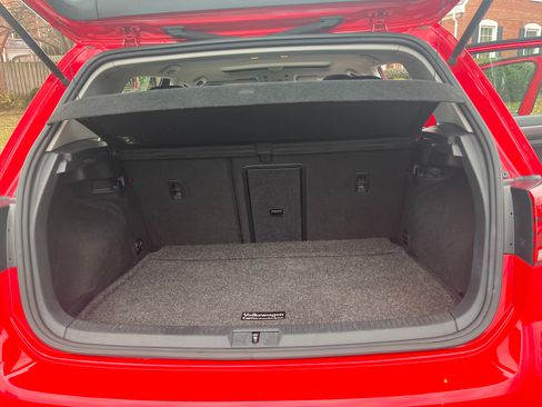 Used 2018 Volkswagen Golf SE image 10