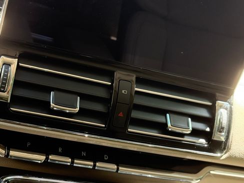 Used 2022 Lincoln Navigator Reserve AWD/4WD image 8