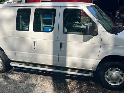 Used 2013 Ford E-250 and Econoline 250 w/ PWR Group RWD image 5