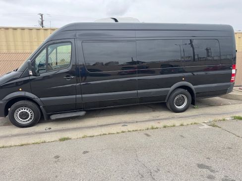 Used 2017 Mercedes-Benz Sprinter 3500 image 6