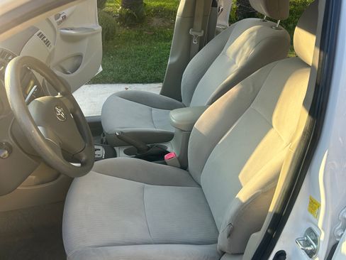 Used 2010 Toyota Corolla LE FWD image 9