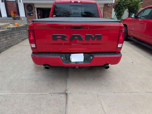 Used 2018 RAM 1500 Classic SLT w/ Luxury Group image 12