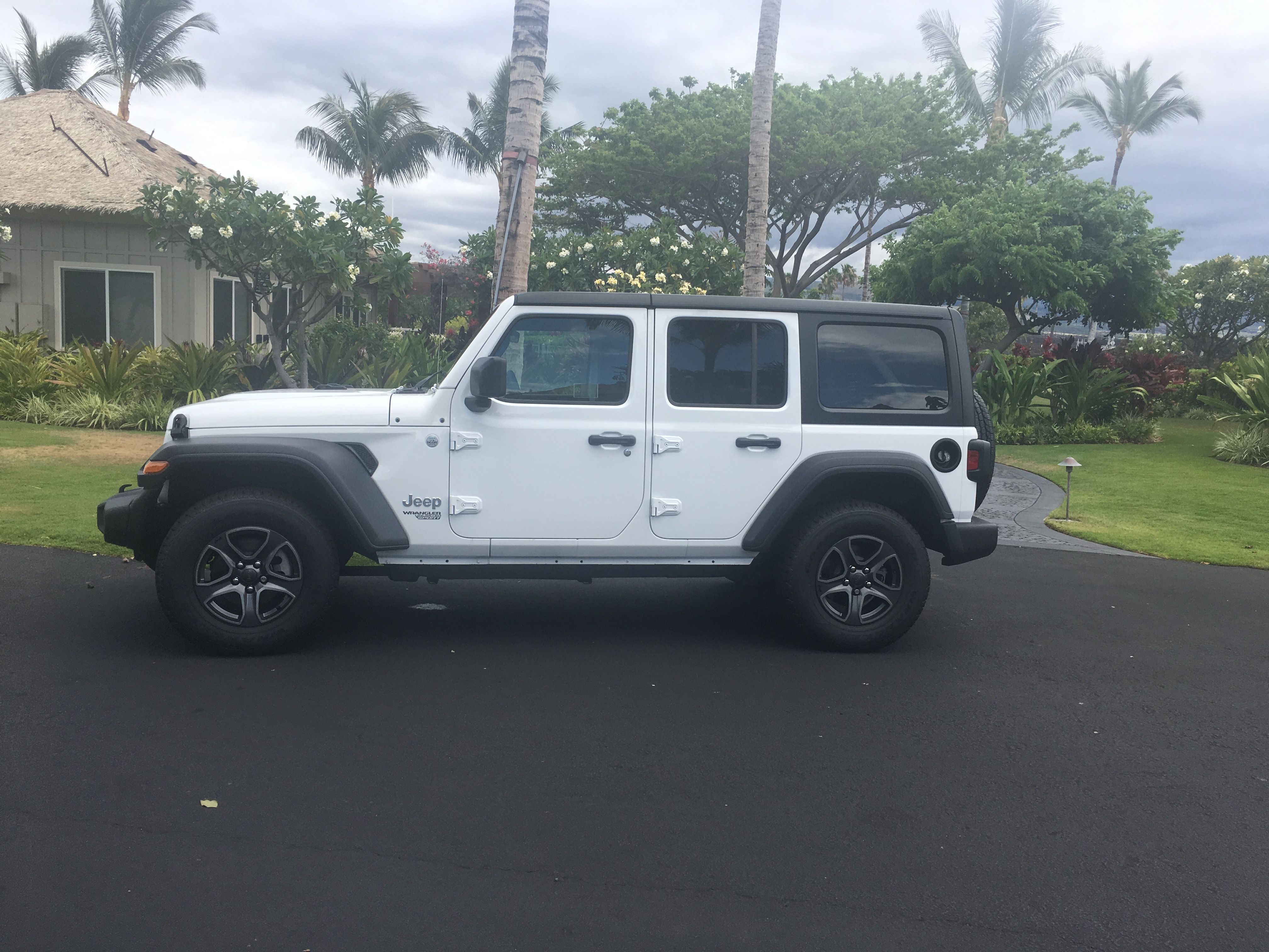 Used 2018 Jeep Wrangler Unlimited Sport S AWD/4WD image 2