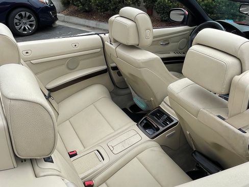 Used 2010 BMW 335i Convertible RWD image 4