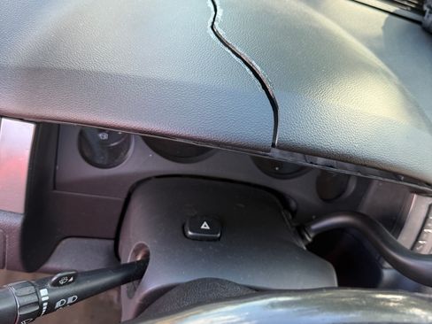 Used 2010 Chevrolet Avalanche LS RWD image 12