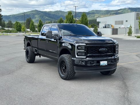 Used 2025 Ford F350 Platinum AWD/4WD image 8