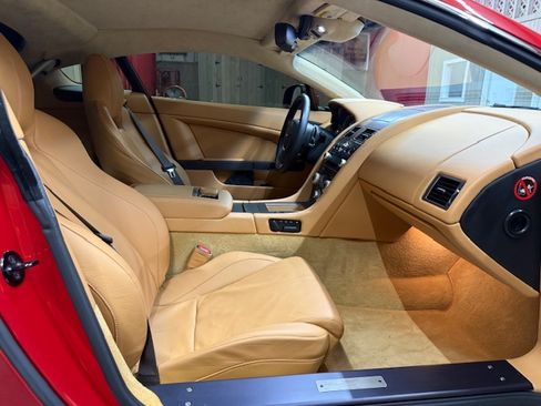 Used 2010 Aston Martin V8 Vantage Coupe RWD image 12