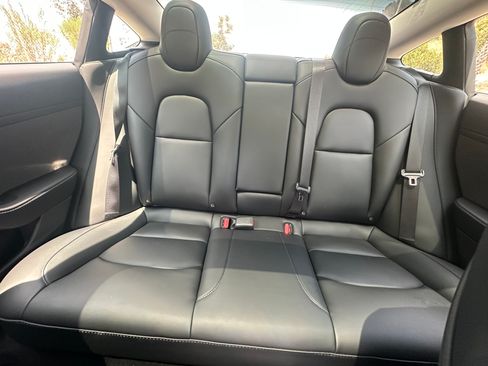 Used 2022 Tesla Model 3 Long Range AWD/4WD image 8