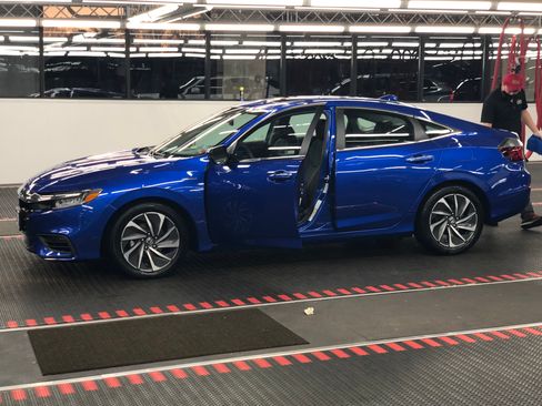 Used 2020 Honda Insight Touring image 1