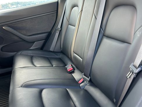 Used 2022 Tesla Model 3 Performance image 9