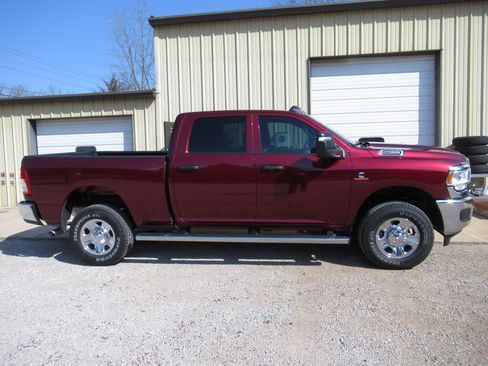 Used 2024 RAM 2500 Tradesman w/ Chrome Appearance Group image 2
