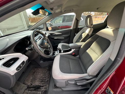 Used 2018 Chevrolet Bolt LT image 5
