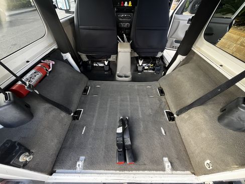 Used 2005 Jeep Wrangler Rubicon w/ Security Group image 17