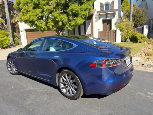 Used 2021 Tesla Model S Long Range Plus image 7