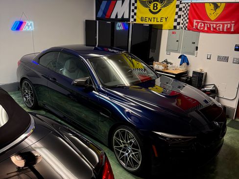 Used 2018 BMW M4 Convertible 2D w/ Competition Package image 11