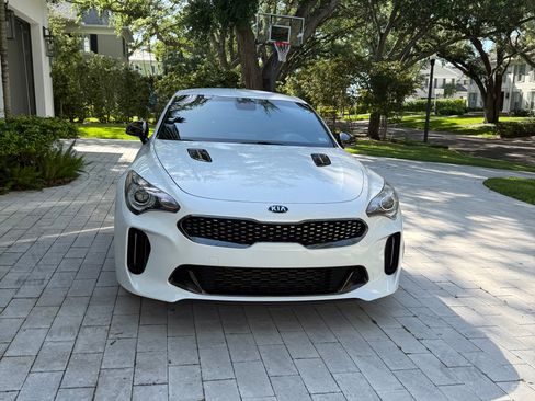 Used 2021 Kia Stinger GT-Line image 1