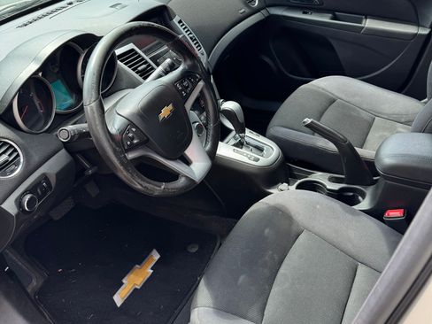 Used 2014 Chevrolet Cruze LT image 10