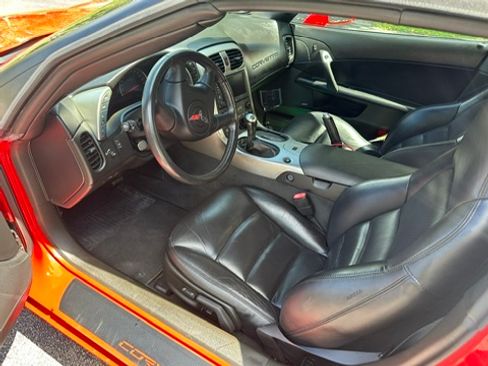 Used 2005 Chevrolet Corvette Convertible w/ Preferred Equipment Group RWD image 12