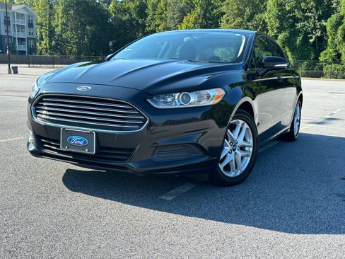Used 2014 Ford Fusion SE FWD image 1