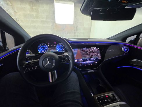 Used 2022 Mercedes-Benz EQS 580 4MATIC Sedan image 9