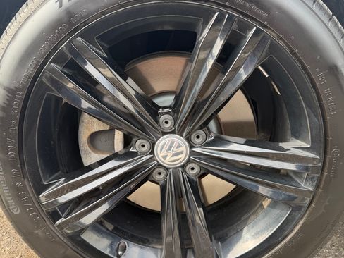 Used 2019 Volkswagen Tiguan SEL Premium R-Line image 9