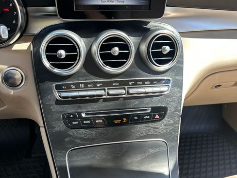 Used 2017 Mercedes-Benz GLC 300 image 6