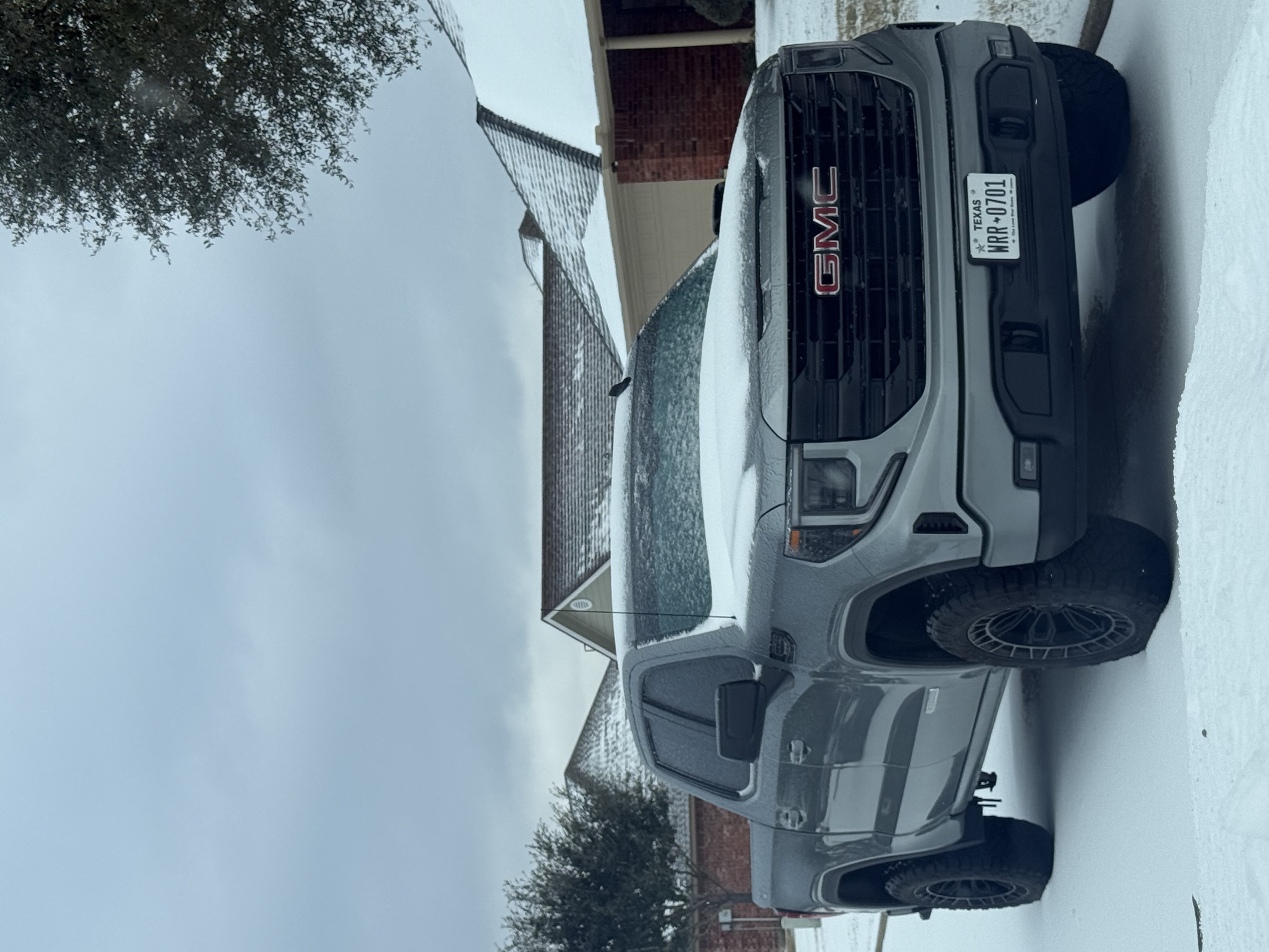 Used 2025 GMC Sierra 1500 Elevation w/ Preferred Package AWD/4WD image 1