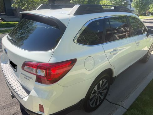 Used 2016 Subaru Outback 3.6R Limited AWD/4WD image 10