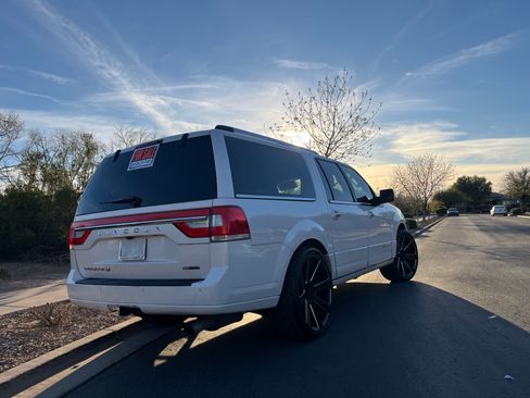 Used 2015 Lincoln Navigator L 2WD image 6