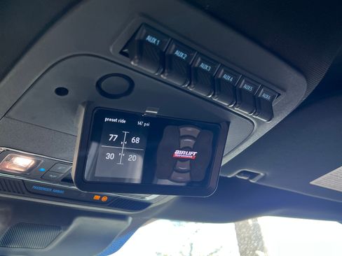 Used 2025 Ford F450 Platinum w/ FX4 Off-Road Package image 25