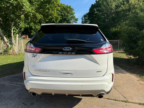 Used 2022 Ford Edge Titanium w/ Equipment Group 301A AWD/4WD image 9