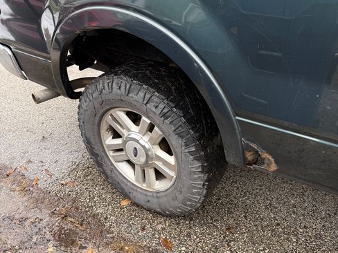 Used 2004 Ford F150 Lariat image 14