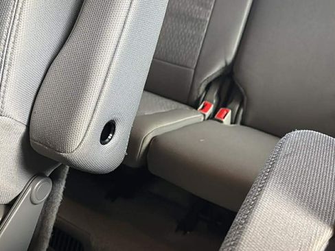 Used 2014 GMC Acadia SLE image 8