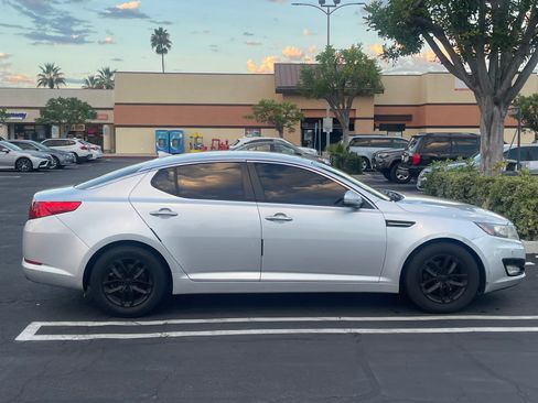 Used 2012 Kia Optima LX w/ Convenience Pkg image 4