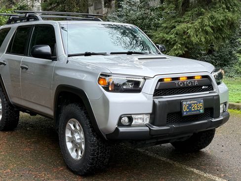 Used 2010 Toyota 4Runner Trail image 1